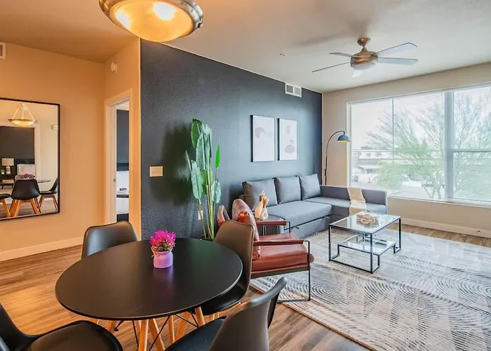 Group-friendly With Pool Gym Parking Wd Balcony * Tempe