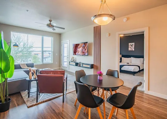 Group-friendly With Pool Gym Parking Wd Balcony Apartment Tempe